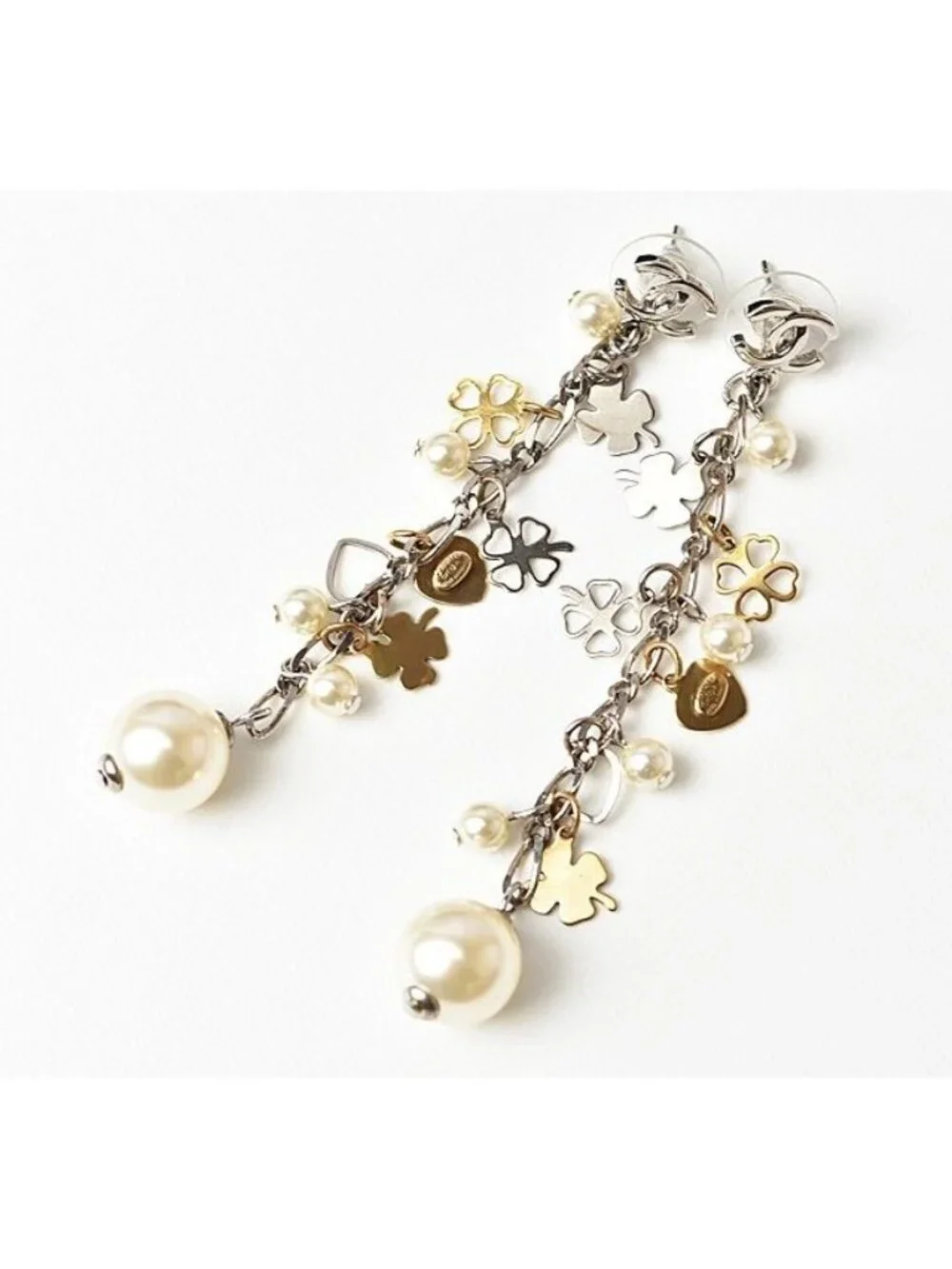 Chanel Clover Heart Motif Swing Pearl Silver